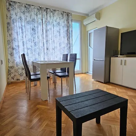 Happy 2bd To The Sea Garden Apartment Burgas